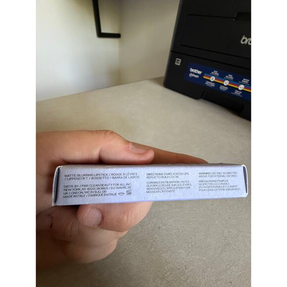 Saie Lip Blur Lipstick Nouveau NEW IN BOX - Picture 3 of 3